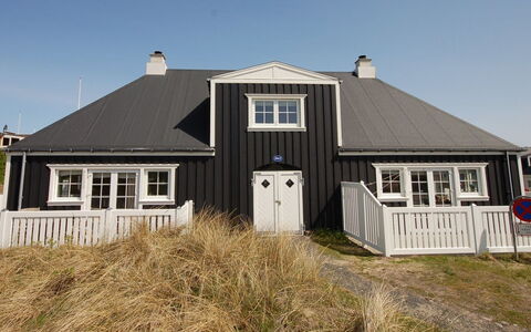 Eleonore - 100M from the Sea: Huis, Dak, Huis, Verblijf, Schuur, Garden Gebouwen, Siding, Werf, Blokhut, Hut