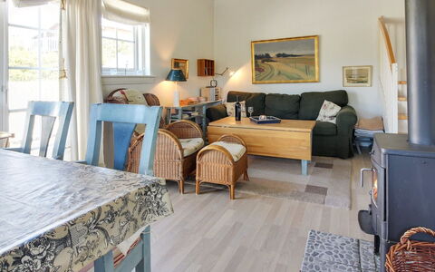 Eleonore - 100M from the Sea: Huis, Dak, Huis, Verblijf, Schuur, Garden Gebouwen, Siding, Werf, Blokhut, Hut