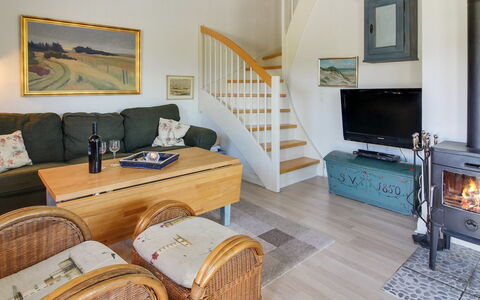 Eleonore - 100M from the Sea: Huis, Dak, Huis, Verblijf, Schuur, Garden Gebouwen, Siding, Werf, Blokhut, Hut