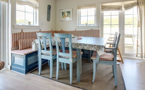 Eleonore - 100M from the Sea: Huis, Dak, Huis, Verblijf, Schuur, Garden Gebouwen, Siding, Werf, Blokhut, Hut