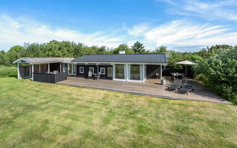 Anund - 1.4Km from the Sea: Huis, Dak, Huis, Verblijf, Schuur, Garden Gebouwen, Siding, Werf, Blokhut, Hut
