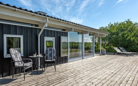 Anund - 1.4Km from the Sea: Huis, Dak, Huis, Verblijf, Schuur, Garden Gebouwen, Siding, Werf, Blokhut, Hut