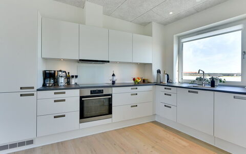 Aiana - 250M from the Sea: Keuken, Flooring, Plafond, Hout, Countertop, Interieur Ontwerp, Cabinetry, Verdieping, Toestel Van De Keuken, Lichte Inrichting