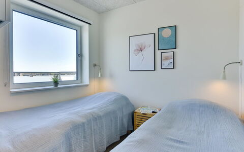 Aiana - 250M from the Sea: Muur, Plafond, Verdieping, Slaapkamer, Interieur Ontwerp, Appartement, Laken, Bed, Bedding, Daylighting