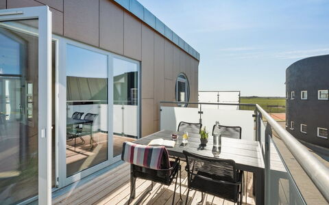 Aiana - 250M from the Sea: Verblijf, Schuur, Hut, Boerderij, Prairie, Keet, Schuur, Blokhut, Garden Gebouwen