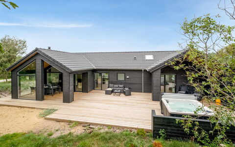 Edmond - 995M from the Sea: Huis, Dak, Huis, Verblijf, Schuur, Garden Gebouwen, Siding, Werf, Blokhut, Hut