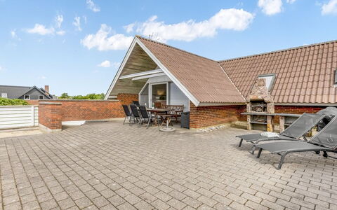 Tuomi - 900M from the Sea: Verblijf, Huis, Huis, Dak, Veranda, Landgoed, Siding, Garden Gebouwen, Boerderij, Werf