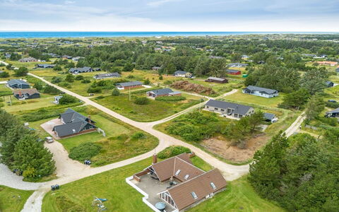 Tuomi - 900M from the Sea: Verblijf, Huis, Huis, Dak, Veranda, Landgoed, Siding, Garden Gebouwen, Boerderij, Werf
