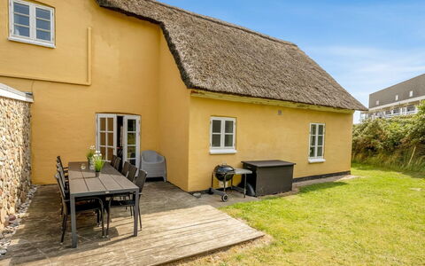 Urte - from the Sea: Huis, Dak, Huis, Verblijf, Schuur, Garden Gebouwen, Siding, Werf, Blokhut, Hut