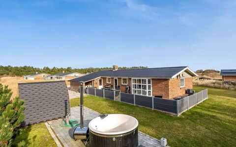 Sissan - 900M from the Sea: Dak, Land Lot, Verblijf, Huis, Landelijk Gebied, Schuur, Siding, Garden Gebouwen, Blokhut, Hut