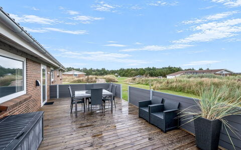 Sissan - 900M from the Sea: Dak, Land Lot, Verblijf, Huis, Landelijk Gebied, Schuur, Siding, Garden Gebouwen, Blokhut, Hut