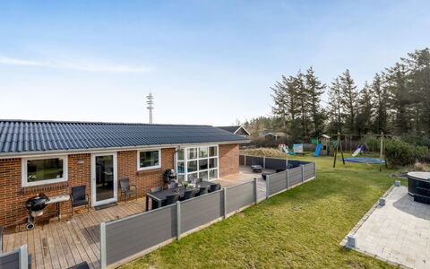 Sissan - 900M from the Sea: Dak, Land Lot, Verblijf, Huis, Landelijk Gebied, Schuur, Siding, Garden Gebouwen, Blokhut, Hut