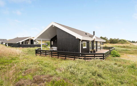 Fejzo - 700M to the Fjord: Meubilair, Interieur Ontwerp, Stoel, Flooring, Tafel, Toevlucht, Verdieping, Plafond, Kamer, Eco Hotel