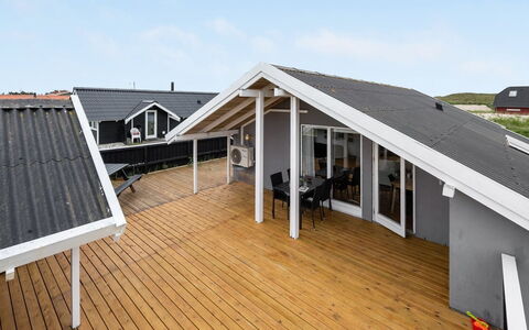 Solbritt - 330M to the Fjord: Struik, Stedelijk Ontwerp, Groundcover, Steen, Appartement, Landgoed, Metselwerk, Balkon, Landscaping