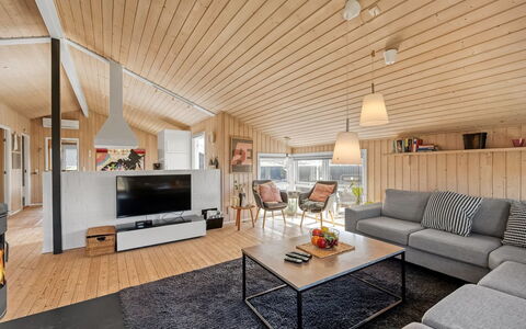 Hjalma - from the Sea: Interieur Ontwerp, Hout, Plafond, Flooring, Bankstel, Meubilair, Verdieping, Woonkamer, Kamer, Houten Vloer