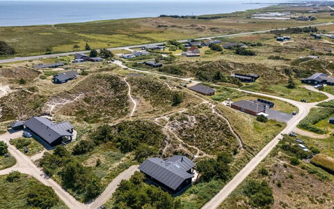 Sila - 800M from the Sea: Gras, Huis, Dak, Huis, Verblijf, Struik, Land Lot, Landelijk Gebied, Boerderij, Groundcover