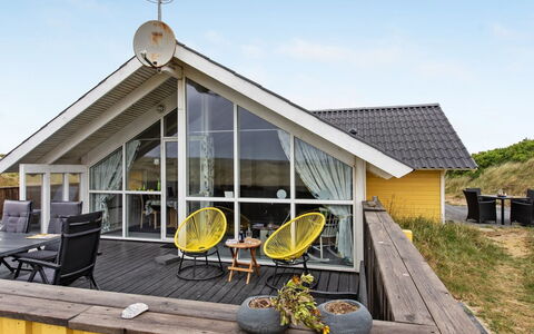Velena - from the Sea: Huis, Dak, Huis, Verblijf, Schuur, Garden Gebouwen, Siding, Werf, Blokhut, Hut