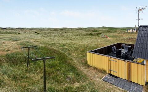 Velena - from the Sea: Huis, Dak, Huis, Verblijf, Schuur, Garden Gebouwen, Siding, Werf, Blokhut, Hut