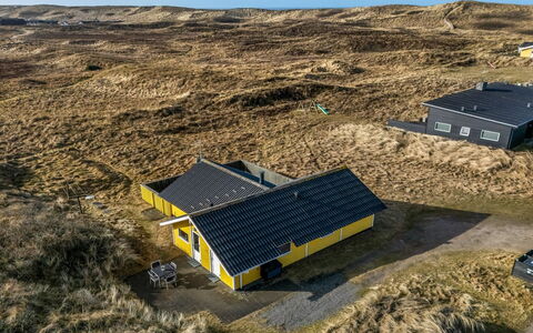 Velena - from the Sea: Huis, Dak, Huis, Verblijf, Schuur, Garden Gebouwen, Siding, Werf, Blokhut, Hut