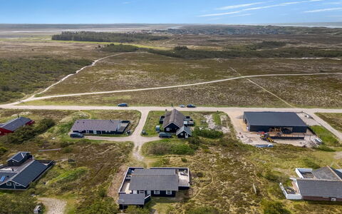 Arbnora - 400M from the Sea: Hout, Huis, Verblijf, Huis, Dak, Landelijk Gebied, Siding, Blokhut, Garden Gebouwen, Hardwood