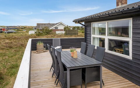 Arbnora - 400M from the Sea: Hout, Huis, Verblijf, Huis, Dak, Landelijk Gebied, Siding, Blokhut, Garden Gebouwen, Hardwood