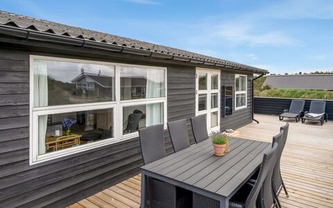 Arbnora - 400M from the Sea: Hout, Huis, Verblijf, Huis, Dak, Landelijk Gebied, Siding, Blokhut, Garden Gebouwen, Hardwood