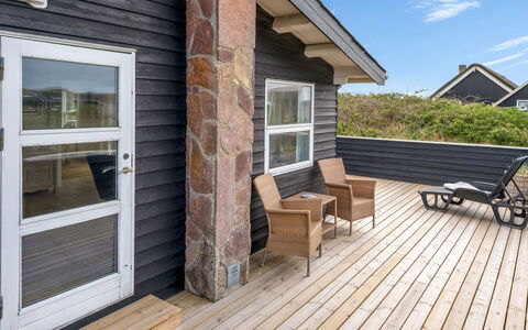 Arbnora - 400M from the Sea: Hout, Huis, Verblijf, Huis, Dak, Landelijk Gebied, Siding, Blokhut, Garden Gebouwen, Hardwood