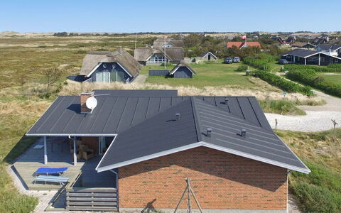Sorella - 800M from the Sea: Huis, Dak, Huis, Verblijf, Schuur, Garden Gebouwen, Siding, Werf, Blokhut, Hut
