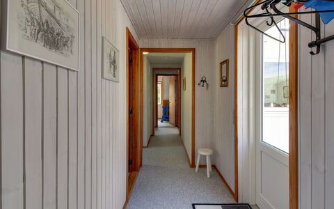 Iver - 600M to the Fjord: Huis, Dak, Huis, Verblijf, Schuur, Garden Gebouwen, Siding, Werf, Blokhut, Hut