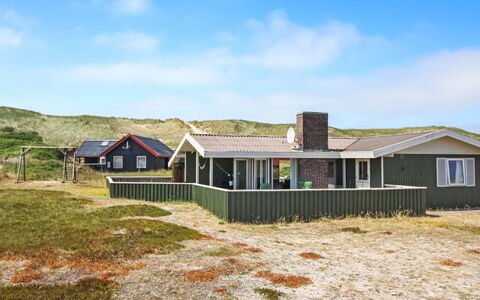 Aase - from the Sea: Dak, Huis, Huis, Verblijf, Siding, Landgoed, Oprit, Garden Gebouwen, Werf, Schuur