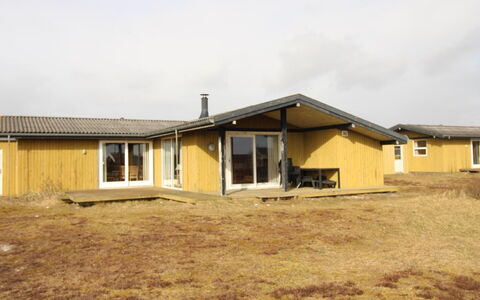 Alka - from the Sea: Gras, Huis, Dak, Huis, Verblijf, Struik, Land Lot, Landelijk Gebied, Boerderij, Groundcover