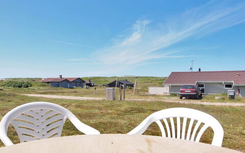 Alka - from the Sea: Gras, Huis, Dak, Huis, Verblijf, Struik, Land Lot, Landelijk Gebied, Boerderij, Groundcover