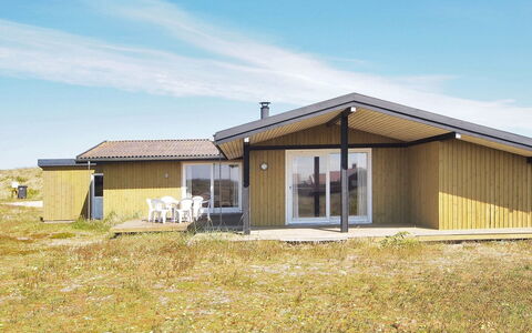 Alka - from the Sea: Gras, Huis, Dak, Huis, Verblijf, Struik, Land Lot, Landelijk Gebied, Boerderij, Groundcover