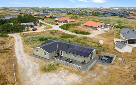 Drifa - 600M from the Sea: Dak, Land Lot, Verblijf, Huis, Landelijk Gebied, Schuur, Siding, Garden Gebouwen, Blokhut, Hut