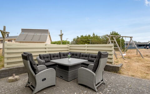 Drifa - 600M from the Sea: Dak, Land Lot, Verblijf, Huis, Landelijk Gebied, Schuur, Siding, Garden Gebouwen, Blokhut, Hut
