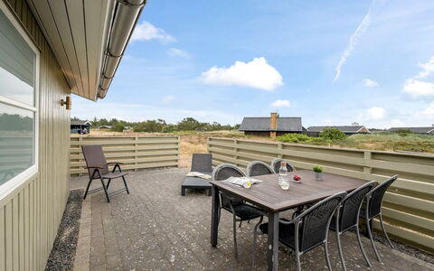 Drifa - 600M from the Sea: Dak, Land Lot, Verblijf, Huis, Landelijk Gebied, Schuur, Siding, Garden Gebouwen, Blokhut, Hut