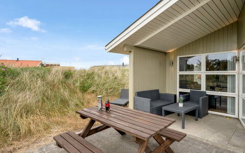 Drifa - 600M from the Sea: Dak, Land Lot, Verblijf, Huis, Landelijk Gebied, Schuur, Siding, Garden Gebouwen, Blokhut, Hut