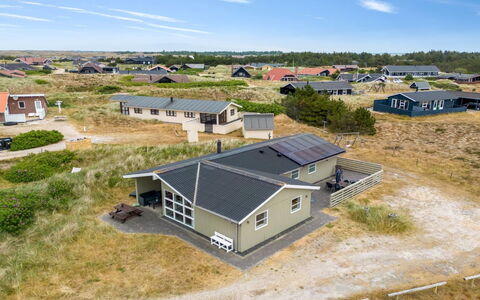 Drifa - 600M from the Sea: Dak, Land Lot, Verblijf, Huis, Landelijk Gebied, Schuur, Siding, Garden Gebouwen, Blokhut, Hut