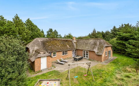 Hedi - 900M from the Sea: Huis, Dak, Huis, Verblijf, Schuur, Garden Gebouwen, Siding, Werf, Blokhut, Hut