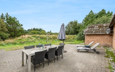Hedi - 900M from the Sea: Huis, Dak, Huis, Verblijf, Schuur, Garden Gebouwen, Siding, Werf, Blokhut, Hut
