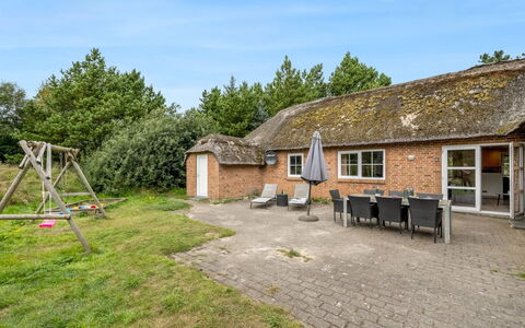 Hedi - 900M from the Sea: Huis, Dak, Huis, Verblijf, Schuur, Garden Gebouwen, Siding, Werf, Blokhut, Hut