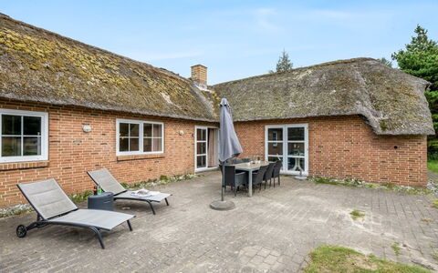 Hedi - 900M from the Sea: Huis, Dak, Huis, Verblijf, Schuur, Garden Gebouwen, Siding, Werf, Blokhut, Hut