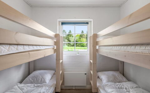 Nilla - 2.1Km from the Sea: Hout, Stapelbed, Hardwood, Slaapkamer, Beits, Plank, Slaapzaal, Herberg, Bed, Bed Frame