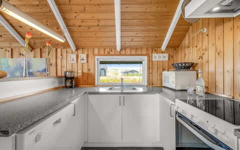 Sofie - 150M from the Sea: Hout, Keuken, Hardwood, Beits, Winter, Daylighting, Aluminium, Plank