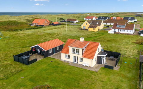 Dietlinde - 100M from the Sea: Huis, Dak, Huis, Verblijf, Schuur, Garden Gebouwen, Siding, Werf, Blokhut, Hut