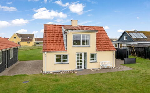 Dietlinde - 100M from the Sea: Huis, Dak, Huis, Verblijf, Schuur, Garden Gebouwen, Siding, Werf, Blokhut, Hut