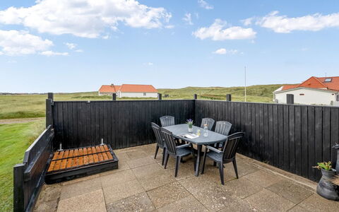 Dietlinde - 100M from the Sea: Huis, Dak, Huis, Verblijf, Schuur, Garden Gebouwen, Siding, Werf, Blokhut, Hut