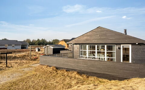 Withger - 300M from the Sea: Huis, Dak, Huis, Verblijf, Schuur, Garden Gebouwen, Siding, Werf, Blokhut, Hut
