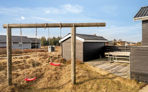 Withger - 300M from the Sea: Huis, Dak, Huis, Verblijf, Schuur, Garden Gebouwen, Siding, Werf, Blokhut, Hut