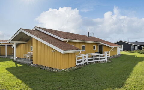 Hebba - 300M from the Sea: Struik, Stedelijk Ontwerp, Groundcover, Steen, Appartement, Landgoed, Metselwerk, Balkon, Landscaping